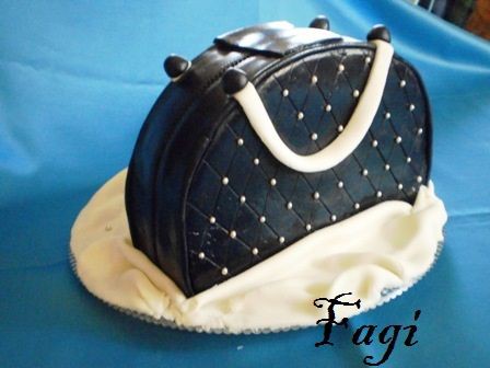Chanel táska torta