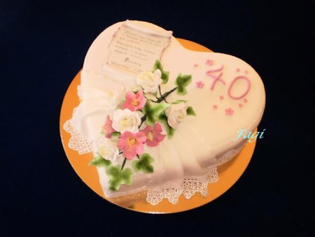 szív torta fátyolcsipkével
