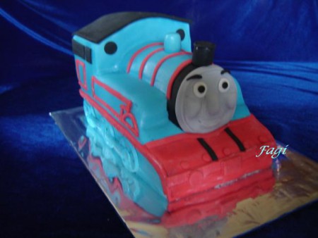 Thomas  mozdony torta