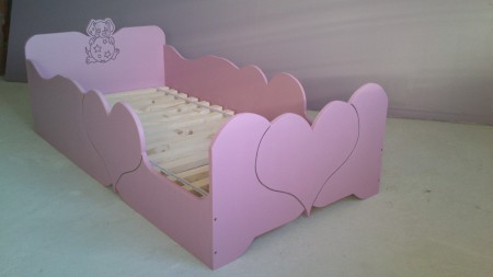 Szíves ágy (80 cm x 160 cm) 30,000 Ft 