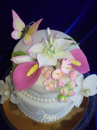 szülinapi virágos torta