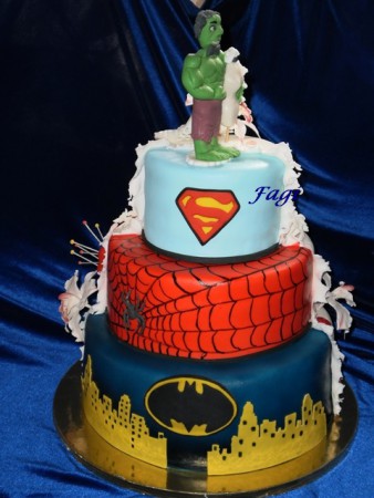 pókember, batman, superman torta