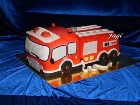 tűzoltó kocsi torta