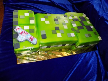 Minecraft cake